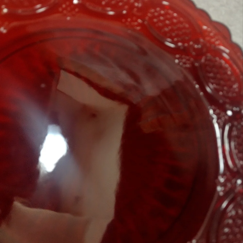 Avon Cape Cod Collection Red Salad/Dessert Plates ( set of two)